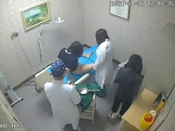 监控破解仁爱医院偷窥 给内部美女医生做妇科检查 截图8