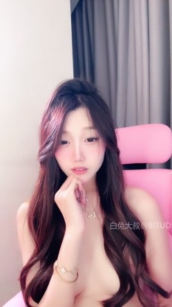 ️神级女神【董小姐】高端女神！模特身材~裸舞~道具自慰~白浆直流！ 截图2