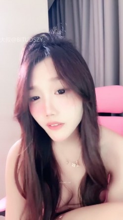 ️神级女神【董小姐】高端女神！模特身材~裸舞~道具自慰~白浆直流！ 截图6