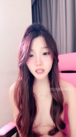 ️神级女神【董小姐】高端女神！模特身材~裸舞~道具自慰~白浆直流！ 截图10