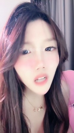 ️神级女神【董小姐】高端女神！模特身材~裸舞~道具自慰~白浆直流！ 截图12
