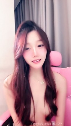 ️神级女神【董小姐】高端女神！模特身材~裸舞~道具自慰~白浆直流！ 截图15