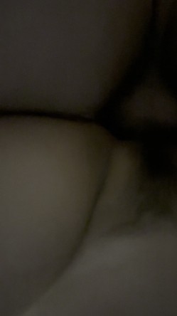 长发甜美眼镜纯情小姐姐露脸啪啪性爱自拍，生活照与吃鸡视频对比好反差 截图5