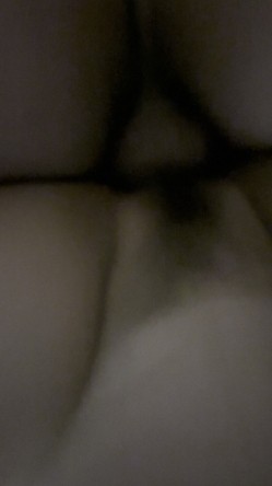 长发甜美眼镜纯情小姐姐露脸啪啪性爱自拍，生活照与吃鸡视频对比好反差 截图8