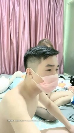 小葡萄高颜值妹子双人啪啪秀，单腿黑丝高跟鞋口交插嘴，情趣装抽插大力猛操 截图6