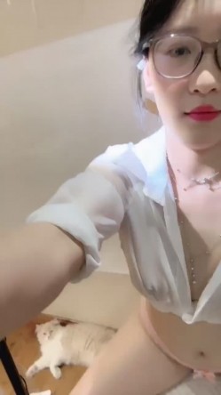 新人正宗校花下海 超级漂亮【小清宝宝】眼镜妹就是骚 带胸链 掰穴跳弹大鸡巴道具自慰 爽 截图13