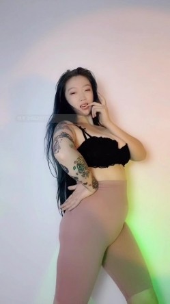 快手已永久封停18万粉丰腴大胸反差骚女【欣妹妹】全裸骚舞、抖奶、顶胯各种高潮脸 截图16