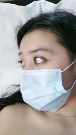 炮机大黑牛伺候小少妇蒙上眼睛自慰，穿上开档黑丝口交，翘起极品美臀对着镜头，扶腰后入操的直叫受不了 截图11