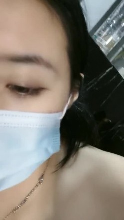 炮机大黑牛伺候小少妇蒙上眼睛自慰，穿上开档黑丝口交，翘起极品美臀对着镜头，扶腰后入操的直叫受不了 截图14
