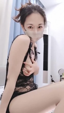 模特御姐【多汁儿葡萄】高跟丝袜自慰喷水无套爆操 截图13