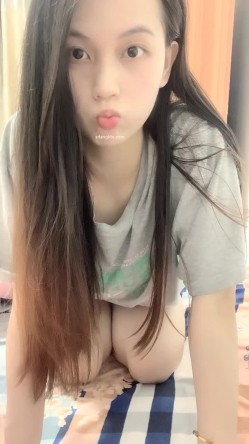 新人!素颜女神家里偷偷播 掰穴道具自慰！又纯 又欲 100%恋爱的感觉 截图5
