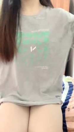 新人!素颜女神家里偷偷播 掰穴道具自慰！又纯 又欲 100%恋爱的感觉 截图15