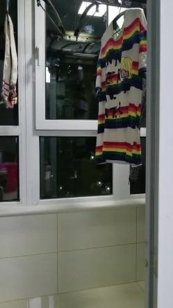 颜值不错的小少妇换上性感的黑丝跟大哥激情啪啪 全程露脸口交大鸡巴 主动上位让小哥爆草抽插 无套内射 截图16