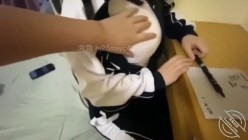 海角顶级性感尤物『风吹乳动奶罩飘』表哥帮我拍空姐装，表哥的大鸡巴把我操得真的很舒服 截图2