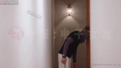 极品巨乳人妻辛尤里-外送员送餐时 发现门没关进屋查看 迎面是刚沐浴完孕妇，她轻声说.老公好几天没回来真的好寂寞 截图1