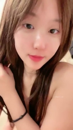 超漂亮！校花级女神~【为笨蛋争口气】扣穴自慰！爽出白浆 截图10
