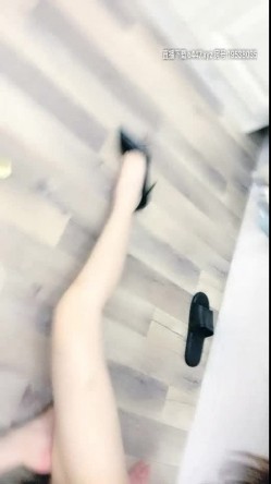 尤物尤物！顶级尤物来袭！170CM高挑的身材 大长腿搭配连体黑丝完美的圆脸 截图16