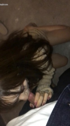 露脸才是王道！极品高颜江大校花【林雅儿】不雅私拍，黑丝美足商场试衣间口爆足交极度反差 截图1
