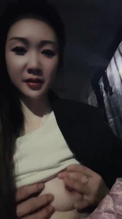 【泡泡马】白领御姐~! 白皙身材~户外刺激车震~无套啪啪 截图5