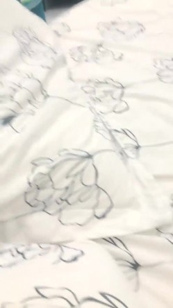 最新的情侣交换，【双飞男女】，两个小少妇的难忘一夜，酒店开房，互换伴侣，轮流换着玩，淫乱场景看了秒硬 截图13