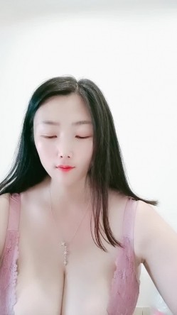 超级巨乳主播『椰汁西米露』高清源码录制35小时直播合集 无毛粉逼健身器材上甩大奶 截图1
