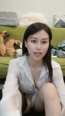 极品高颜冷艳御姐，反差小妈感女主播「金刚护撸娃」「小奶猫」激情淫语撩骚，和姐妹下海大秀，互舔互口假鸡巴互插 截图7