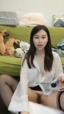极品高颜冷艳御姐，反差小妈感女主播「金刚护撸娃」「小奶猫」激情淫语撩骚，和姐妹下海大秀，互舔互口假鸡巴互插 截图8