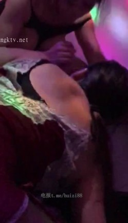 强烈推荐，技术型露脸极品大奶熟女【惠子阿姨】目前最全合集，女王调教3P啪啪各种交合 截图11