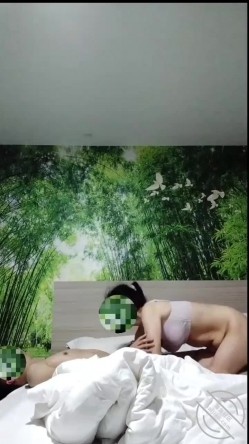 外站20万粉丝，PUA约啪大神【风花雪夜】钻石贴，白天陪干妈熘达玩，晚上孝顺伺候操干妈 截图5