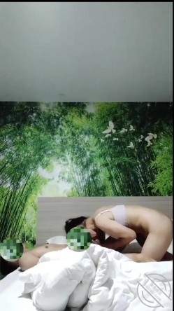 外站20万粉丝，PUA约啪大神【风花雪夜】钻石贴，白天陪干妈熘达玩，晚上孝顺伺候操干妈 截图6