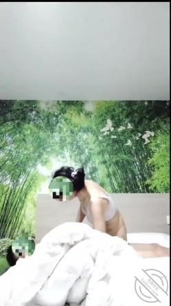 外站20万粉丝，PUA约啪大神【风花雪夜】钻石贴，白天陪干妈熘达玩，晚上孝顺伺候操干妈 截图7