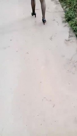 【钢炮寻爱】 户外车震~沟搭人妻熟女催情药无套内射 截图11