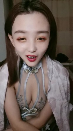 大奶少妇 ️：我必须能晃，给你们表演一个哈哈哈给你幌迷煳她，来大姨妈啦，一老一少，极品晃奶子！ 截图1