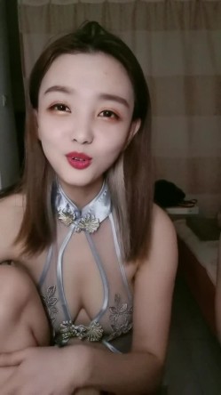 大奶少妇 ️：我必须能晃，给你们表演一个哈哈哈给你幌迷煳她，来大姨妈啦，一老一少，极品晃奶子！ 截图6