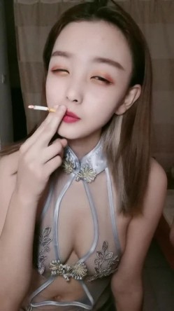 大奶少妇 ️：我必须能晃，给你们表演一个哈哈哈给你幌迷煳她，来大姨妈啦，一老一少，极品晃奶子！ 截图7