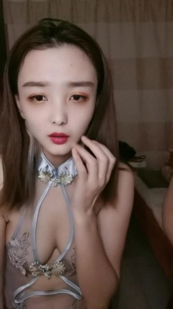 大奶少妇 ️：我必须能晃，给你们表演一个哈哈哈给你幌迷煳她，来大姨妈啦，一老一少，极品晃奶子！ 截图13