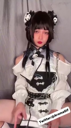 【推特】湾湾超反差大屌男娘『Aroma』OF订阅 截图1