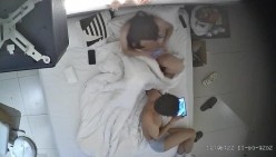 上帝视角偷拍颜值美女被男友带到酒店一块玩手游扣逼干了几次才满足 截图12