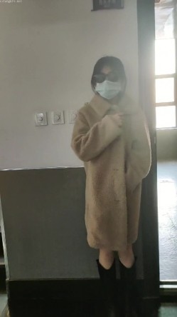 露出界天花板满级狂人！身材苗条性感网红【兔兔】私拍，学校公园商场各种场所人前露出翻屁眼露逼紫薇喷水 截图5
