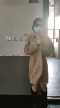 露出界天花板满级狂人！身材苗条性感网红【兔兔】私拍，学校公园商场各种场所人前露出翻屁眼露逼紫薇喷水 截图15