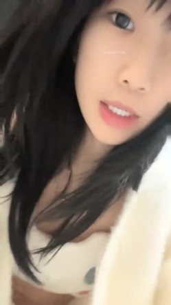 校花学妹【兔牙】看的我鸡巴蠢蠢欲动 截图1
