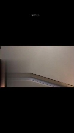 〖绿帽淫妻女神堕落〗绿帽大神献妻领导，亲自开车送骚妻和领导去旅游 把自己的妻子带出去让人当母狗调教 截图6