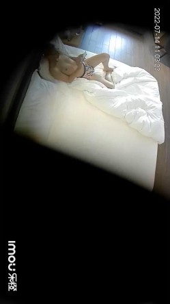 乐橙酒店摄像头偷拍 几对男女开房激情侧入漂亮少妇 截图4
