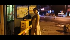 【重磅核弹】黄X顶级模特【琼月】户外露出，当街自慰，道具插穴，吹箫，操穴一条龙服务 截图7