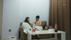 大奶良家美妇 我们好好聊不要老是这样 怎么啦你哭了 身材丰满吃饱喝足从沙发操到床上 好久没滋润了被操的爽哭了 截图2