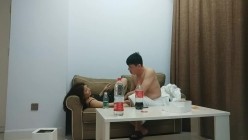 大奶良家美妇 我们好好聊不要老是这样 怎么啦你哭了 身材丰满吃饱喝足从沙发操到床上 好久没滋润了被操的爽哭了 截图5