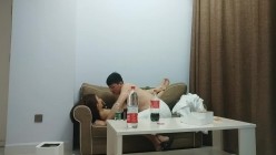 大奶良家美妇 我们好好聊不要老是这样 怎么啦你哭了 身材丰满吃饱喝足从沙发操到床上 好久没滋润了被操的爽哭了 截图6