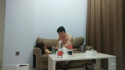 大奶良家美妇 我们好好聊不要老是这样 怎么啦你哭了 身材丰满吃饱喝足从沙发操到床上 好久没滋润了被操的爽哭了 截图8