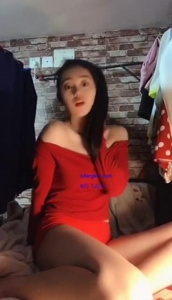 私圈土豪高价定制~高颜值大二露脸美女【吴小姐】学校宿舍、卫生间道具疯狂紫薇淫语挑逗 截图7