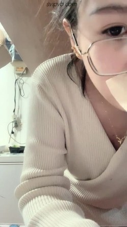 猎奇圈内部分享热门视频极品大奶子哺乳期的奶妈疯狂露出自摸挑逗赚奶粉钱 截图6
